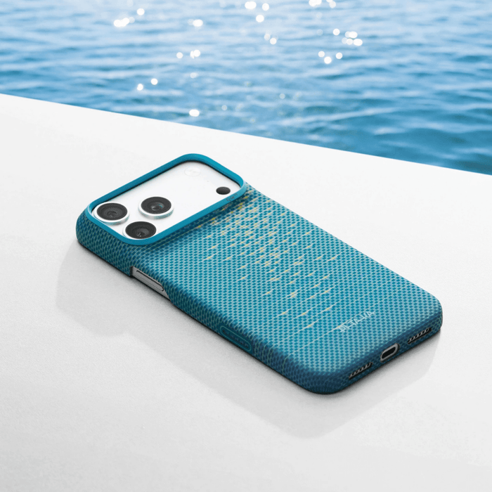Pitaka iPhone 18 Pro Max Case - Lucid Blue