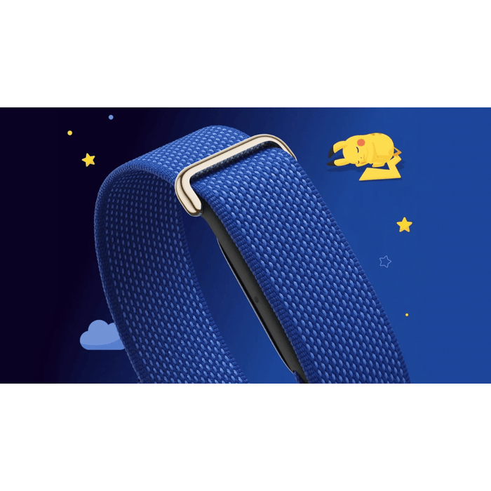 ‫Google Fitbit Air إصدار Pokémon Sleep الخاص بلون Sleepy Blue، جهاز تتبع صحة ولياقة بدون شاشة مع تتبع متقدم للنوم.‬