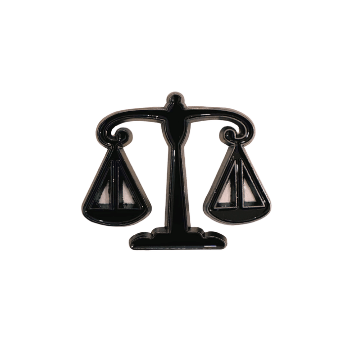 ‫ملصق معدني فاخر ثلاثي الأبعاد ( ميزان العدالة )‬ ‫مصنوع من معدن متين بتفاصيل دقيقة‬
 ‫مزود بلصق قوي، من تميمي بروجكتس في قطر.