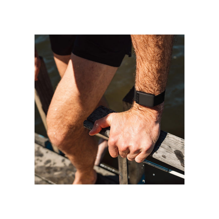 Night Swim HydroKnit Band from TaMiMi Projects in Qatar – Made from recycled polyester, perfect for water sports and intense activities.