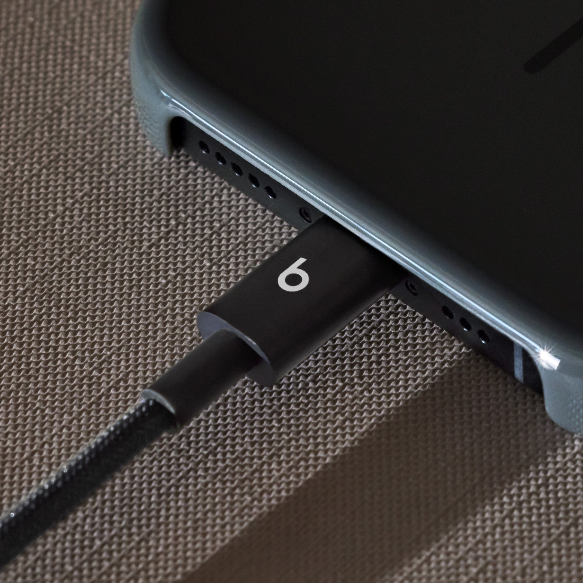 Beats USB‑A to USB‑C Woven Cable (1.5 m) - Bolt Black (2-Pack) Beats USB‑A to USB‑C Woven Cable (1.5 m) - Bolt Black (2-Pack)