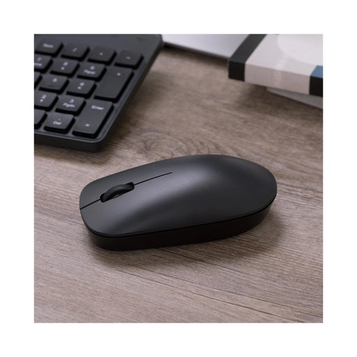 ‫احصل على ماوس شاومي اللاسلكي من تميمي بروجكتس في قطر. تصميم خفيف، اتصال ثابت 2.4GHz، قبضة مريحة، مناسب للاستخدام اليومي. 
