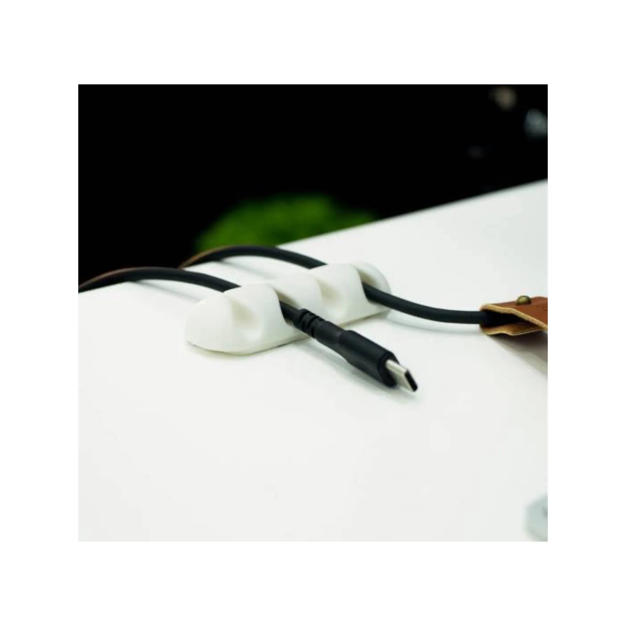 Blupebble Anchor Four Cable Management 2pcs - White Blupebble Anchor Four Cable Management 2pcs - White