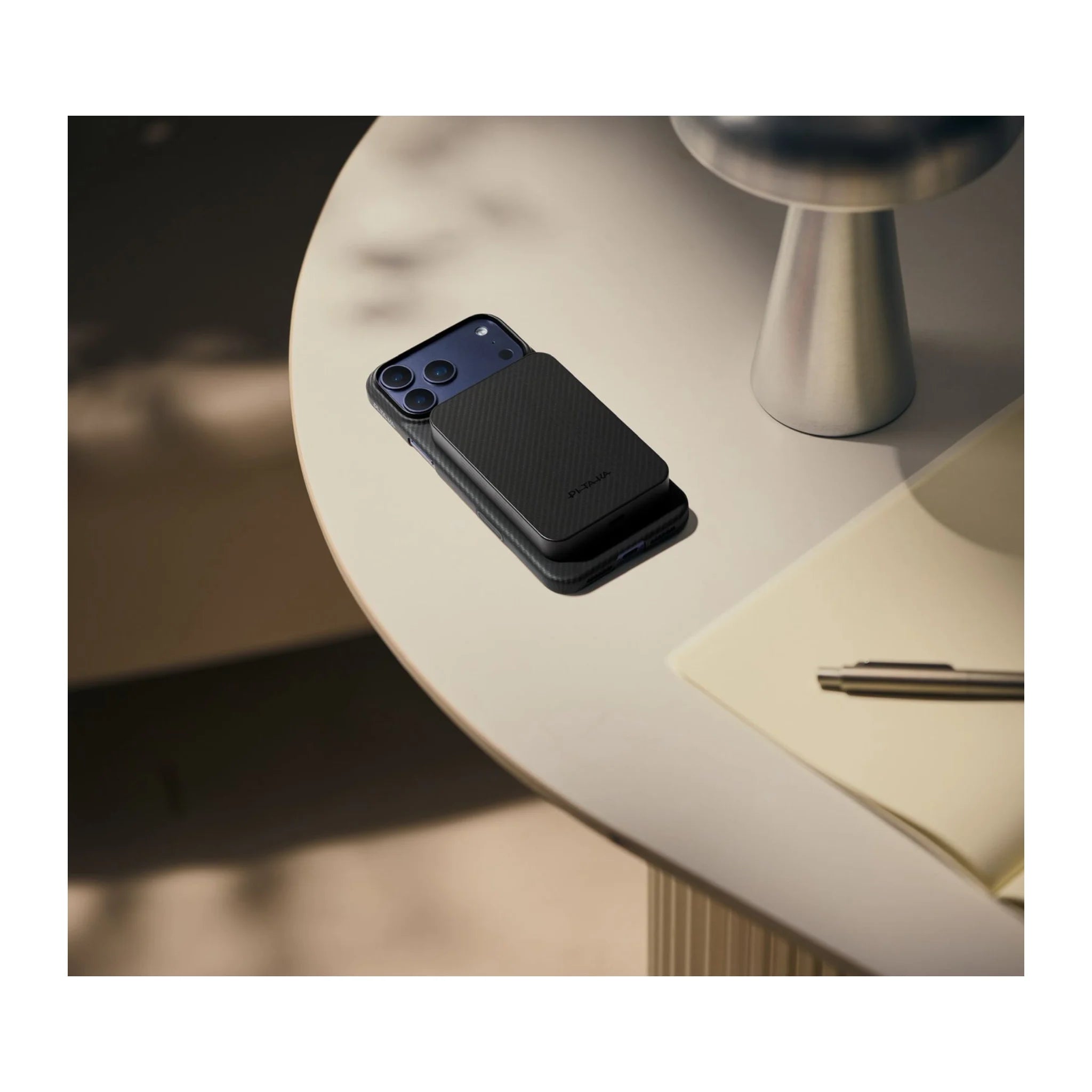 Pitaka Magnetic Power Bank 10000mAh Qi2 Wireless - Black Pitaka Magnetic Power Bank 10000mAh Qi2 Wireless - Black
