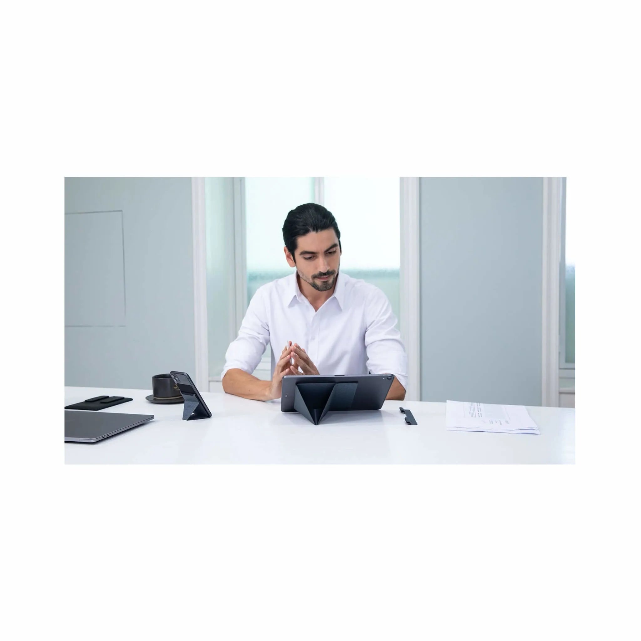 ستاند موفت للايباد - رصاصي ستاند موفت للايباد - رصاصي