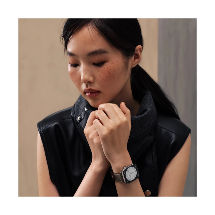 ‫احصل على سير هيرمز لساعة أبل من تميمي بروجكتس في قطر. جلد سوفت، تصميم كلاسيكي، يناسب معصم ١٤٠–١٧٥ مم. 