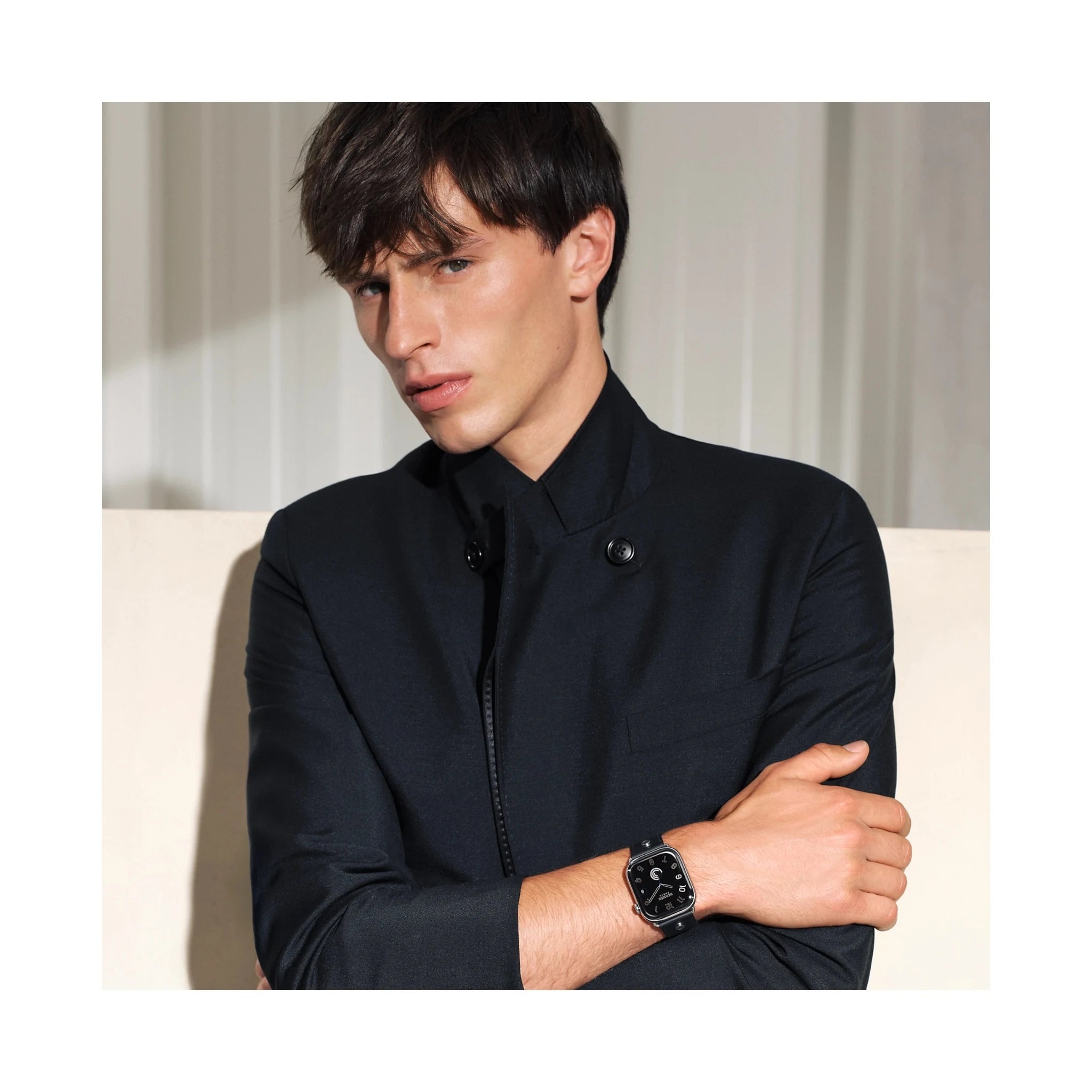 Apple Watch Hermès 46mm - Noir Clou De Selle Apple Watch Hermès 46mm - Noir Clou De Selle