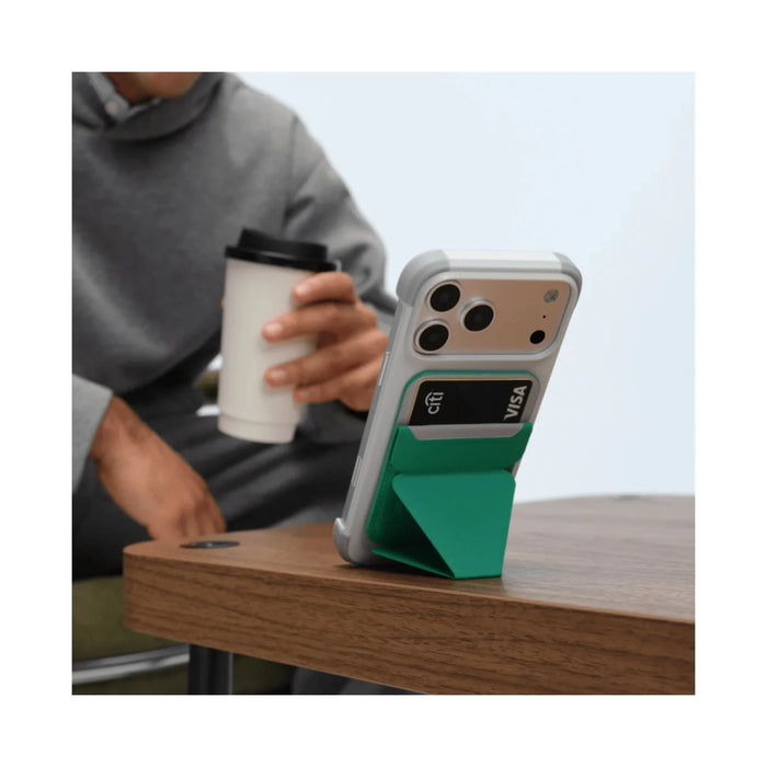 ‫احصل على كفر فريم موفت للايفون ١٧ برو من تميمي بروجكتس فى قطر. نحيف 2.3 مم، وزن ٢٨ جرام، جلد نباتي، يدعم MagSafe. 