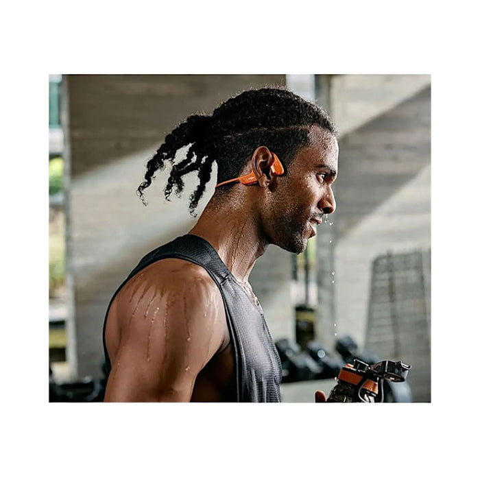 ‫سماعات SHOKZ OpenRun Pro 2 بتقنية العظام، مقاومة للعرق، بطارية 12 ساعة، صوت واضح وباس عميق. متوفرة لدى تميمي بروجكتس قطر.‬