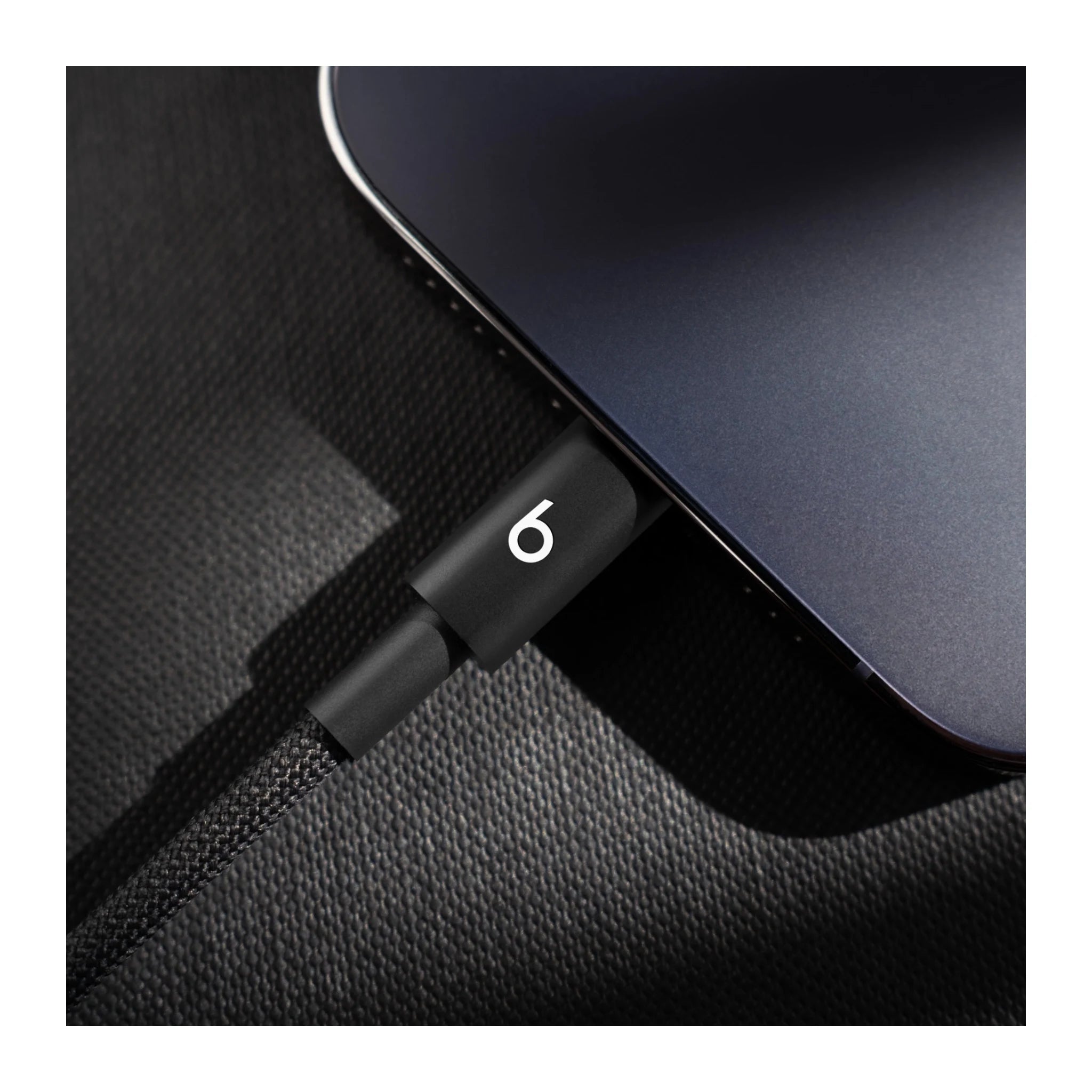 Beats USB‑C to Lightning Woven Cable (20cm) - Bolt Black Beats USB‑C to Lightning Woven Cable (20cm) - Bolt Black