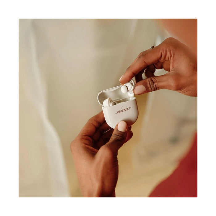 ‫‫ احصل على سماعة من شركة بوز الترا كوايت الجيل الثاني من تميمى بروجكتس فى قطر. عزل ضوضاء وصوت محيطي وبلوتوث مزدوج وشحن لاسلكي.