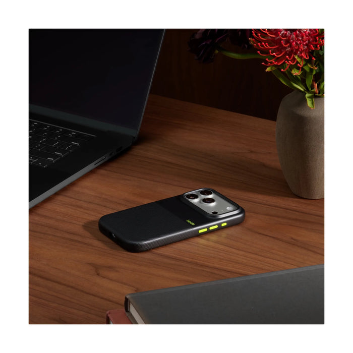 ‫احصل علي كفر بيتس لايفون ١٧ برو من تميمي بروجكتس في قطر. حماية فائقة مع ماج سيف وتحكم الكاميرا. 